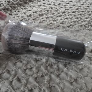 Younique Silver and Black Kabuki Brush